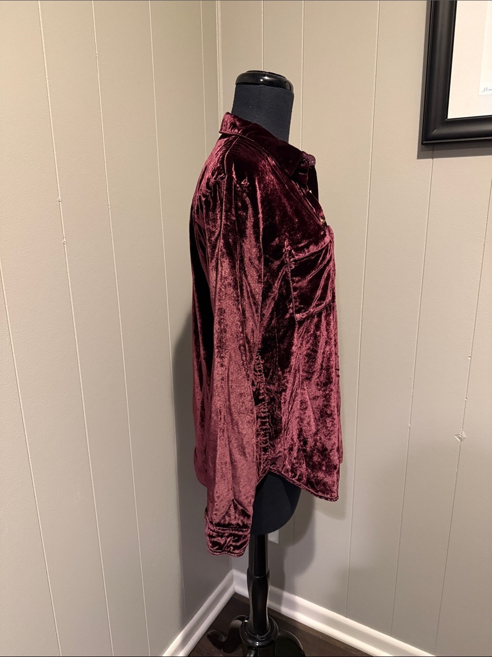 Maeve Anthropologie Women’s 2 Plush Velour Button-Down Shirt in Wine Burgundy - Picture 2 of 6